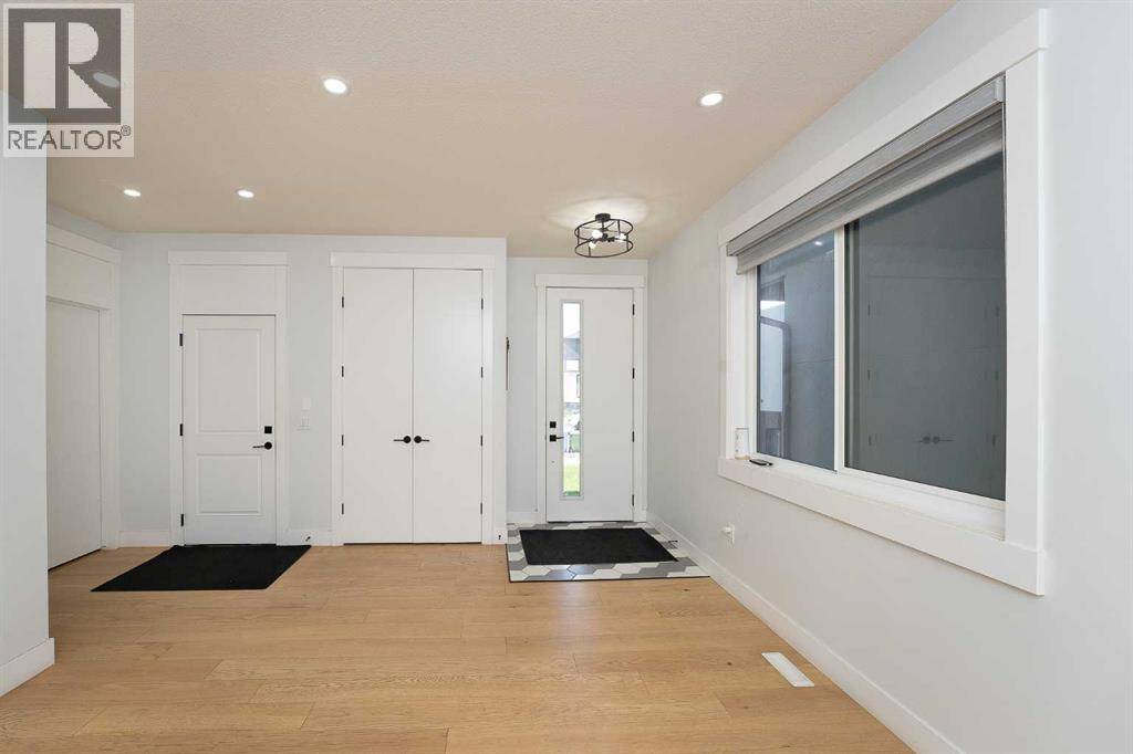 Calgary, AB T3J2J5,4831 87 Avenue NE