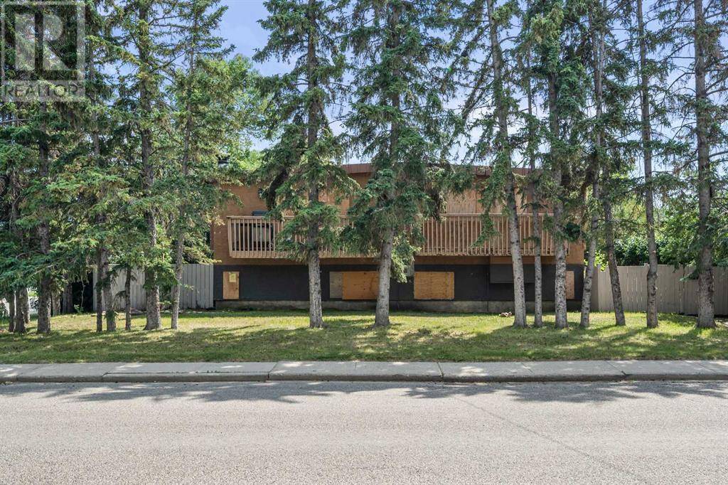 Calgary, AB T3B1X7,7703 41 Avenue NW