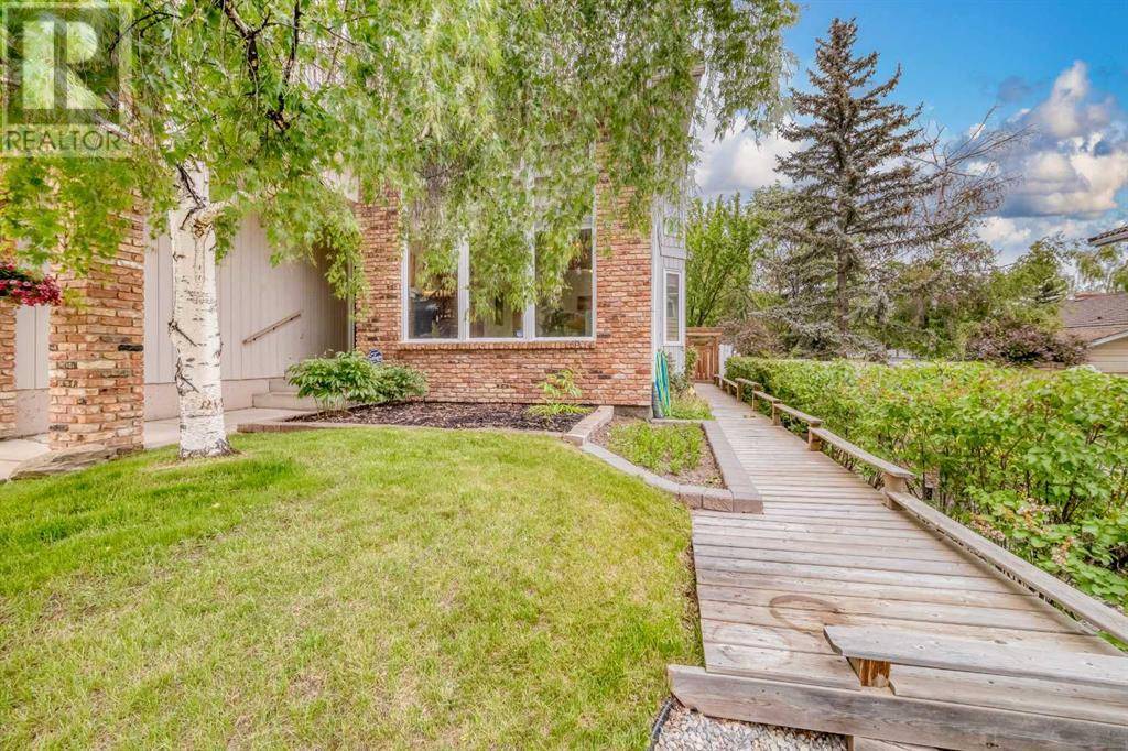 Calgary, AB T3A2X3,107 Edgehill Court NW