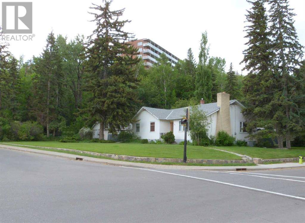 Calgary, AB T2S1Y1,3205 4 Street SW