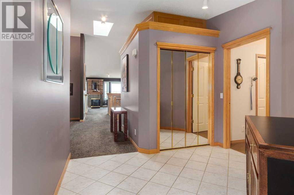 Calgary, AB T3A5N9,42 Edgevalley View NW