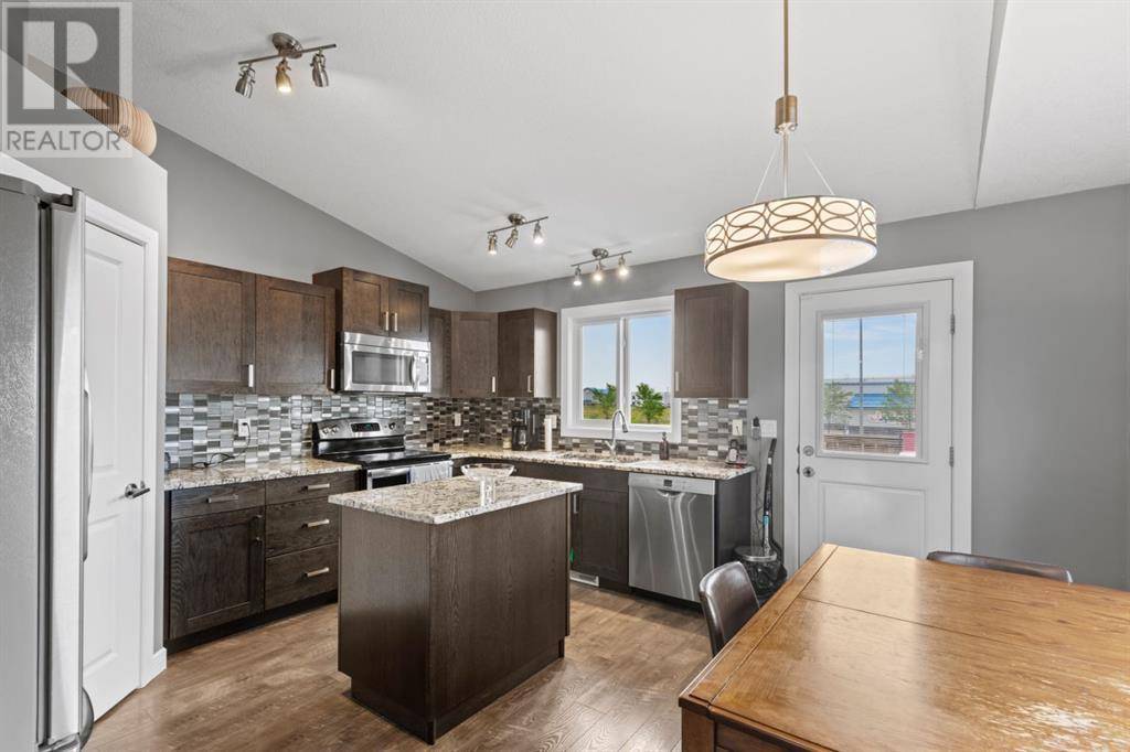 Grande Prairie, AB T8V6J3,12513 102A Street