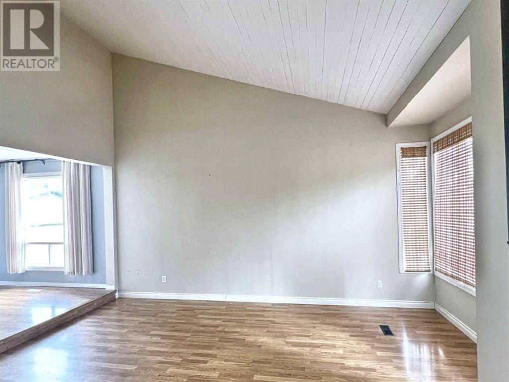 Fort Mcmurray, AB T9H2W7,165 Rogers Crescent
