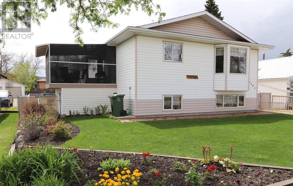 Ponoka, AB T4J1J1,5205 53 Avenue