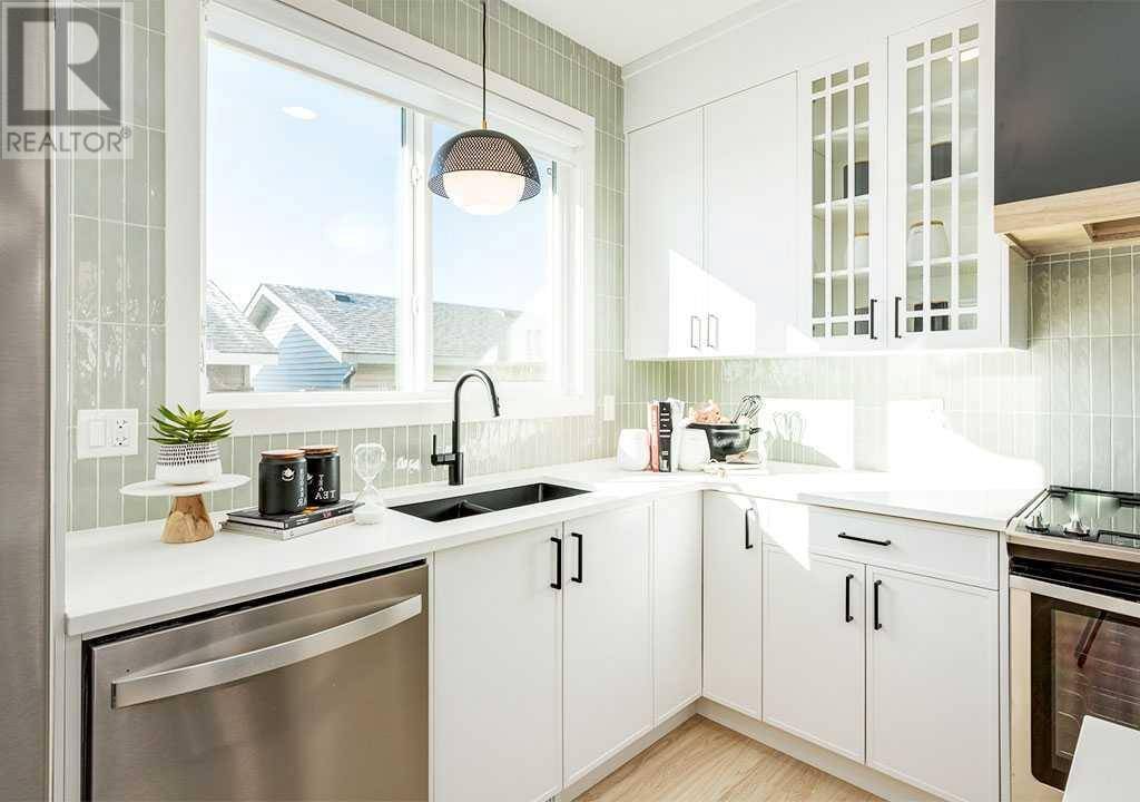 Calgary, AB T3P2V7,42 Starling Boulevard NW