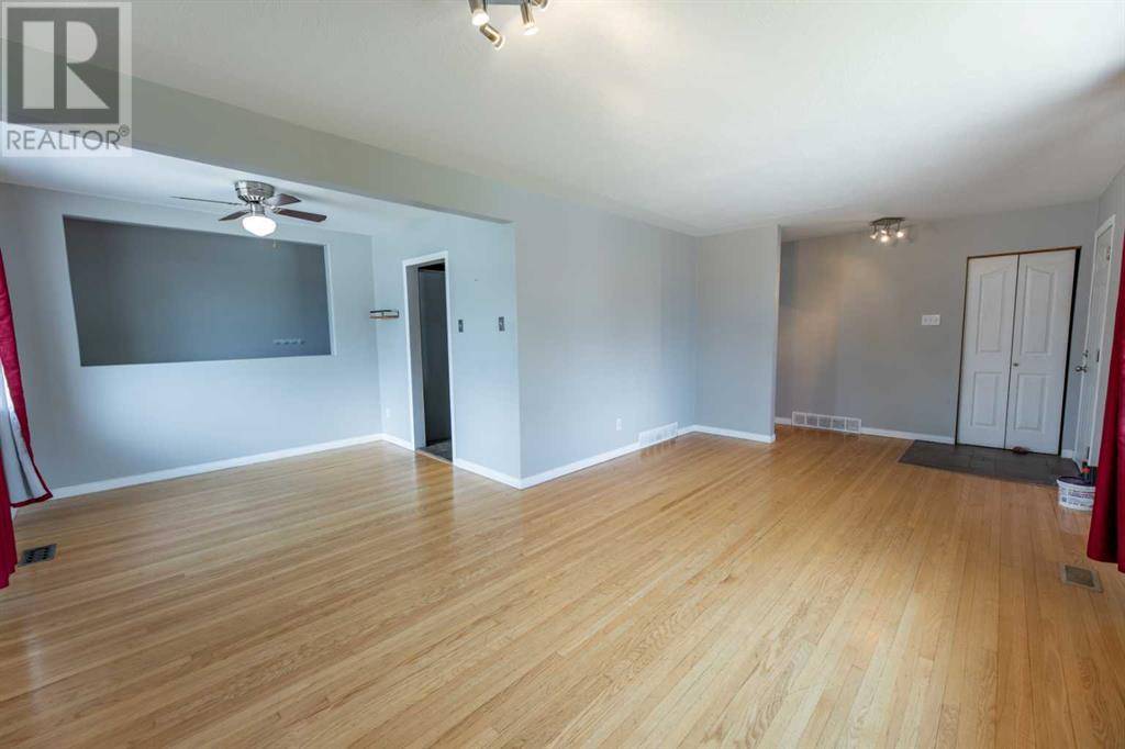 Hinton, AB T7V1B8,115 Dorin Drive