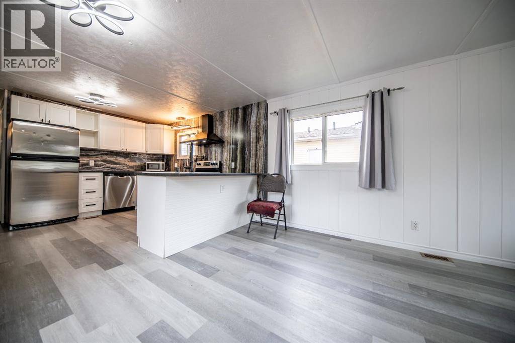 Grande Prairie, AB T8V2N9,70, 8060 100 Street