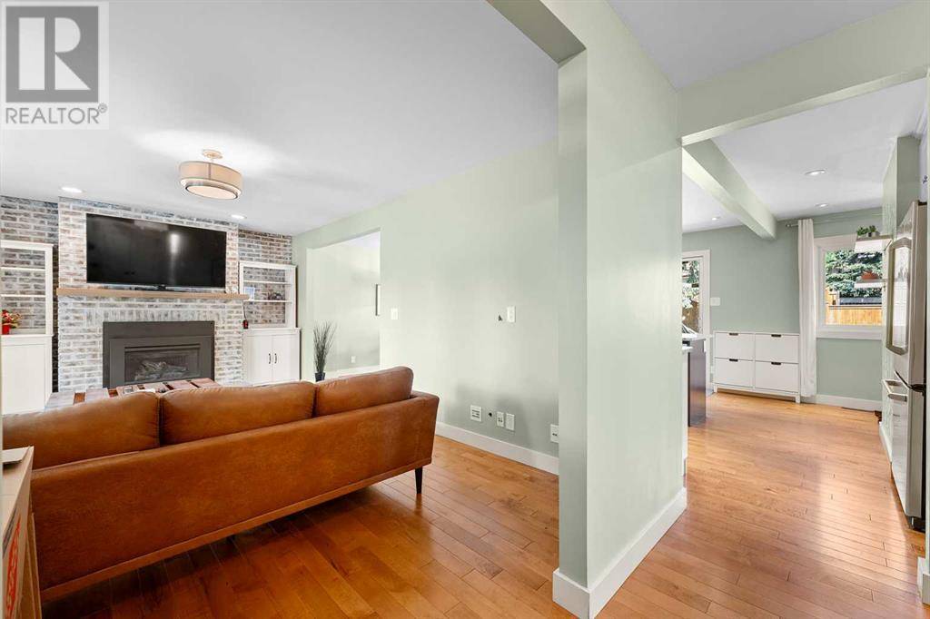 Calgary, AB T2K1Y2,60 Chancellor Way NW