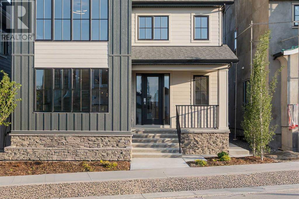 Calgary, AB T3E8H4,227 Calais Drive SW