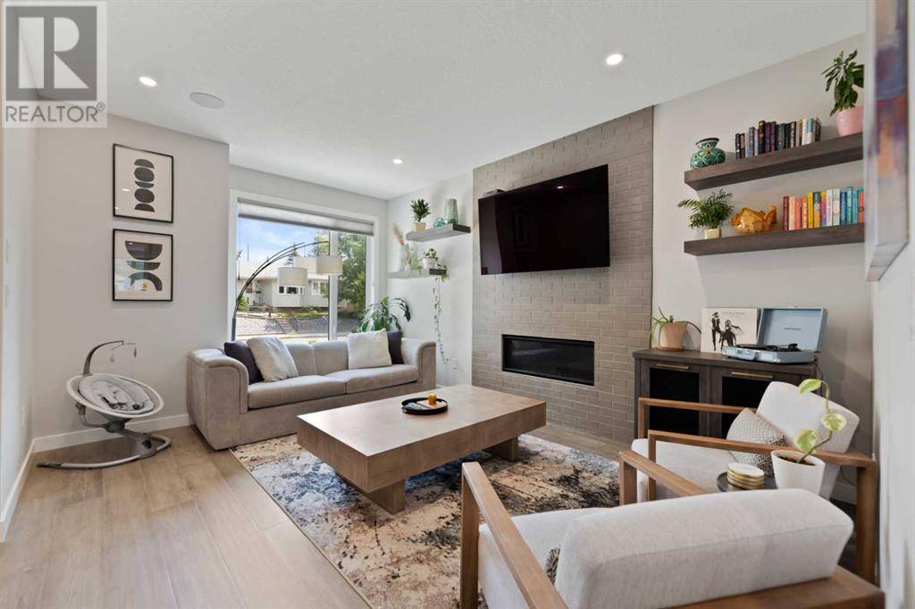 Calgary, AB T3E3L4,3505 41 Street SW
