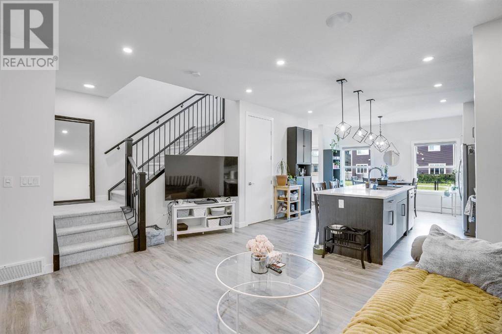Airdrie, AB T4B5G9,28 Midtown Close SW