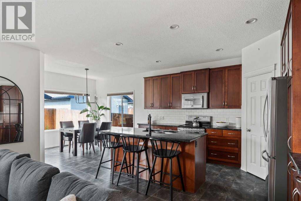Calgary, AB T2Z0G2,119 Elgin Meadows Way SE