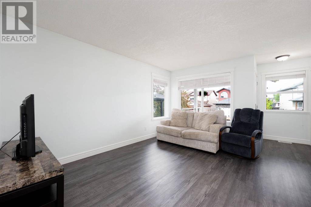 Fort Mcmurray, AB T9H4W9,140 Lynx Crescent