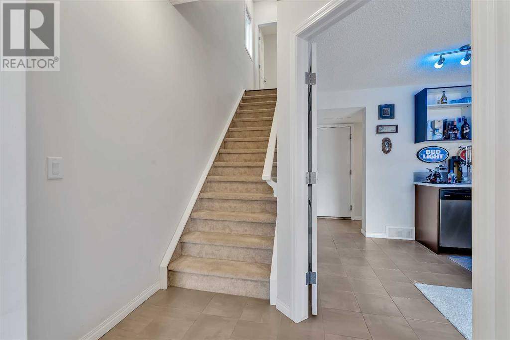 Calgary, AB T3J0X3,569 savanna Boulevard NE
