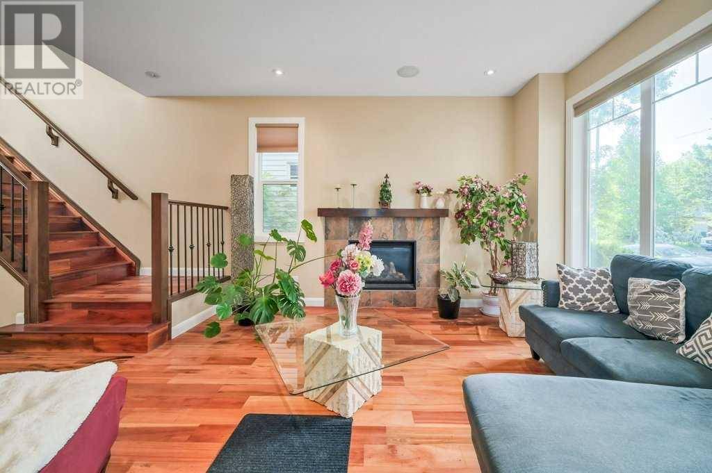 Calgary, AB T3B1V3,7418 36 Avenue NW