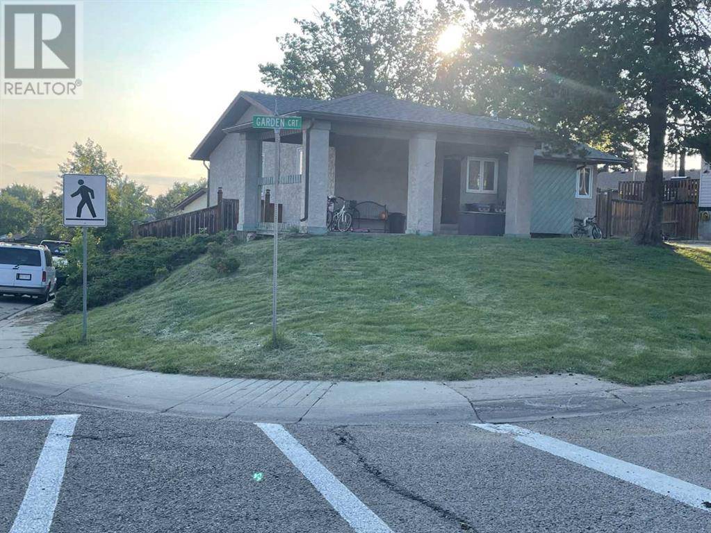 Sylvan Lake, AB T4S1M4,2 Garden Court