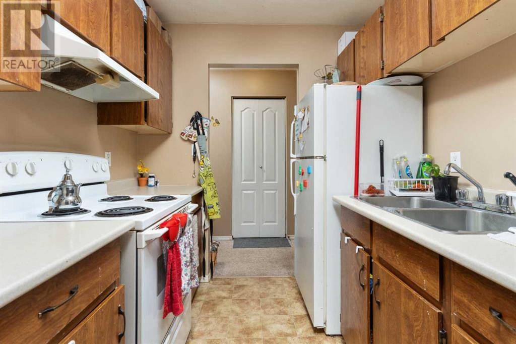 Camrose, AB T4V4A6,#105, 5418 52 Street