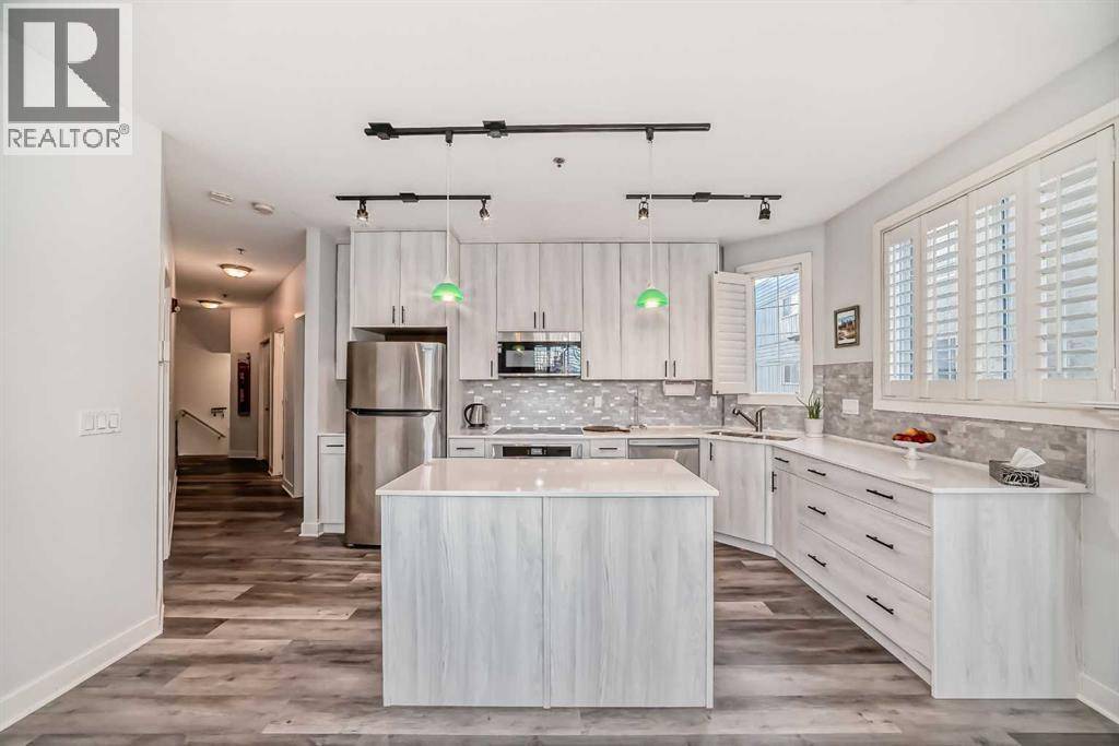 Calgary, AB T2N3T4,201, 3412 Parkdale Boulevard NW