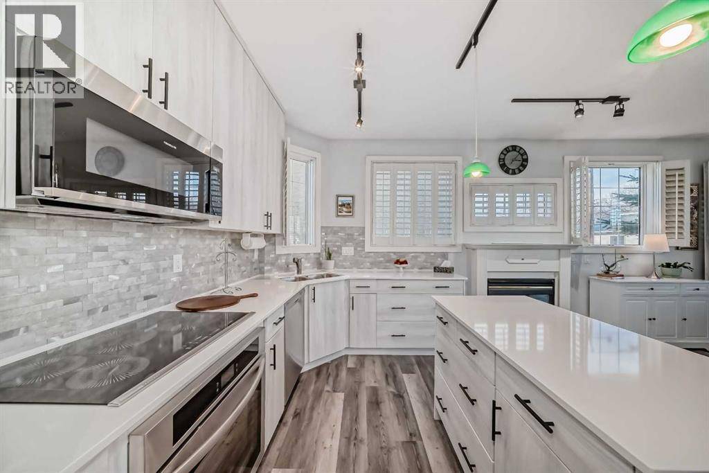 Calgary, AB T2N3T4,201, 3412 Parkdale Boulevard NW