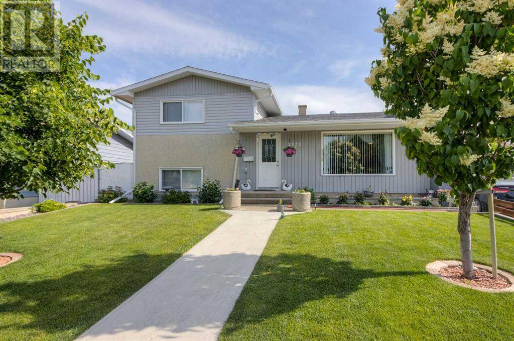 Coaldale, AB T1M1H4,2235 23 Avenue