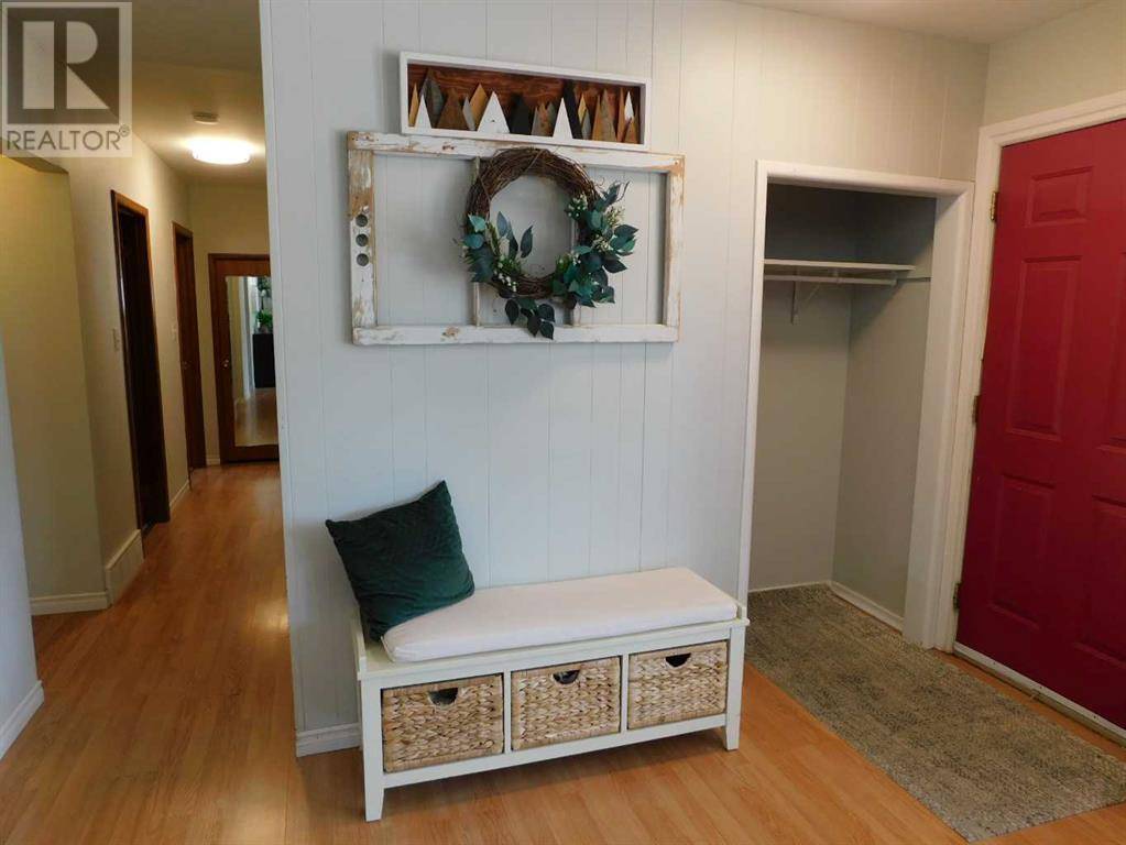 Brooks, AB T1R0B4,315 6 Street W