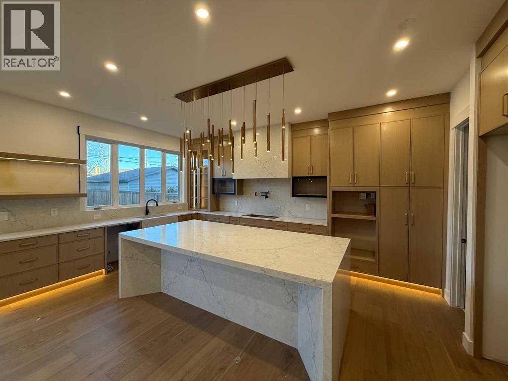 Calgary, AB T2N3H7,1910 Broadview Road NW