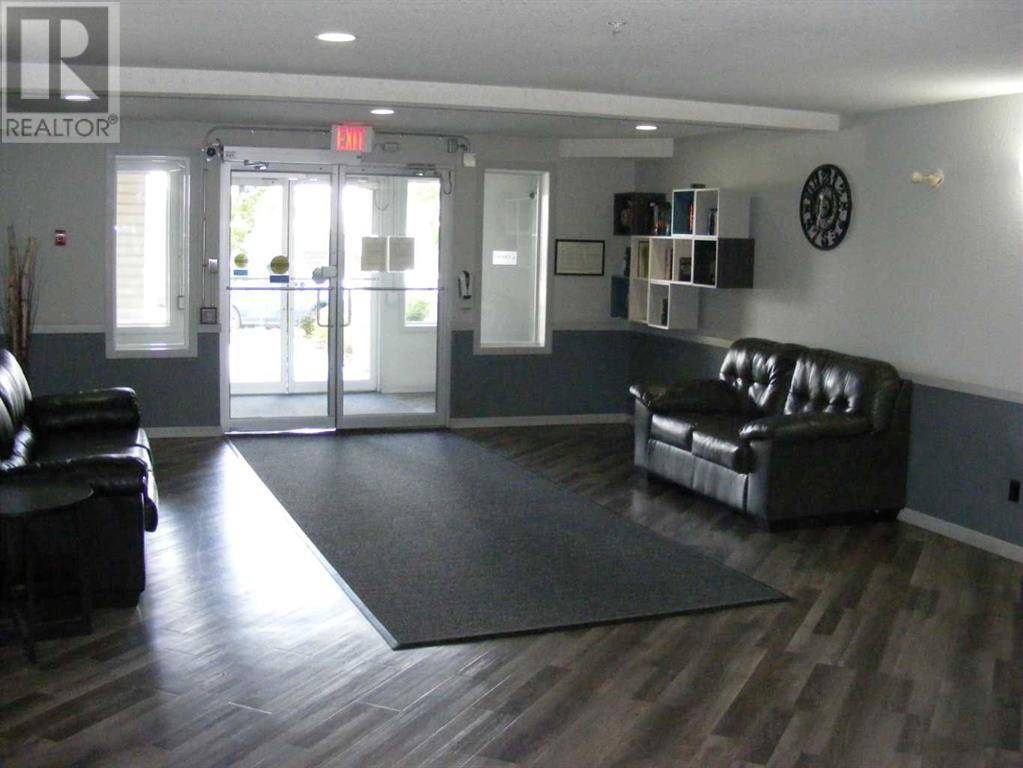 Calgary, AB T2A7Y7,203, 1717 60 Street SE