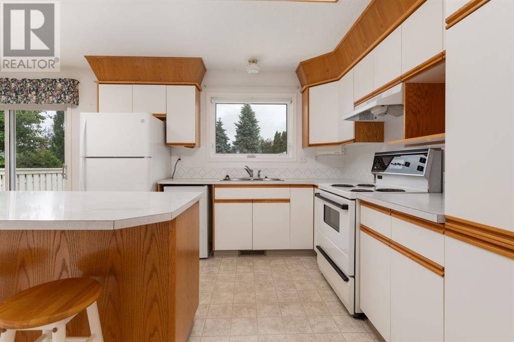 Camrose, AB T4V4H1,6104 54 Avenue