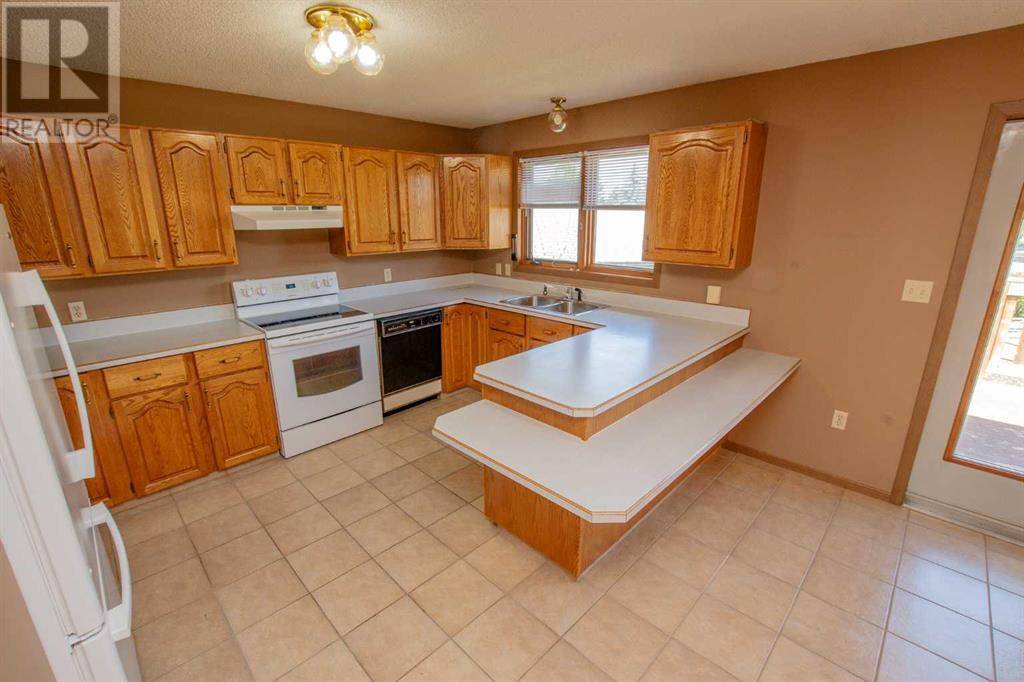 Grande Prairie, AB T8V6H5,7336 93A Street