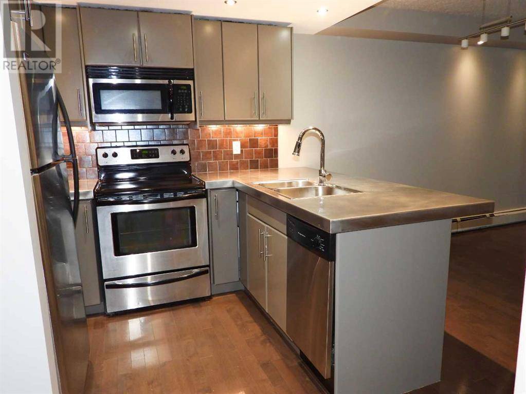 Calgary, AB T3E2K3,104, 2411 29 Street SW