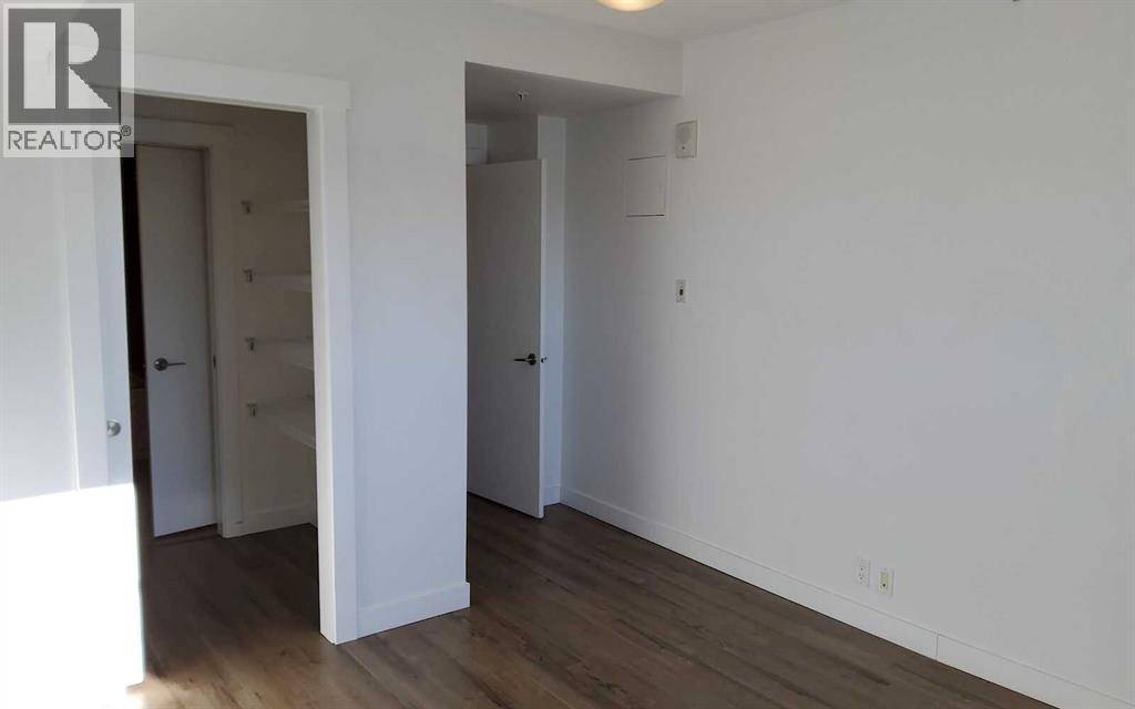 Calgary, AB T2V2W3,514, 8880 Horton Road SW