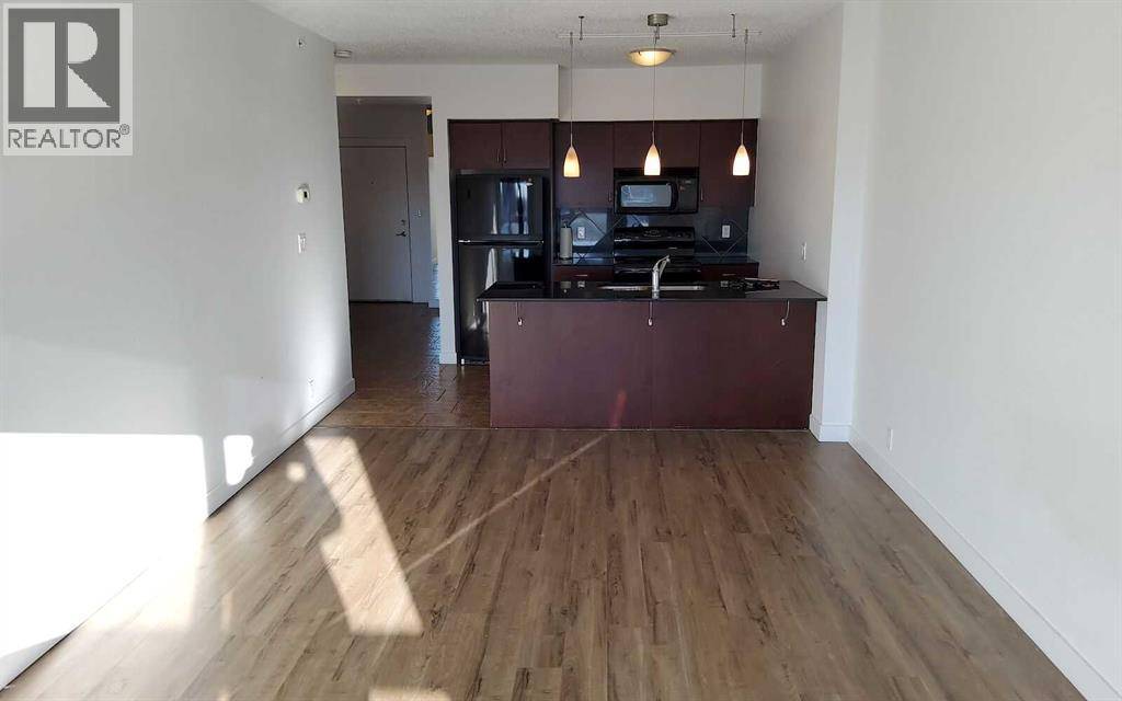 Calgary, AB T2V2W3,514, 8880 Horton Road SW