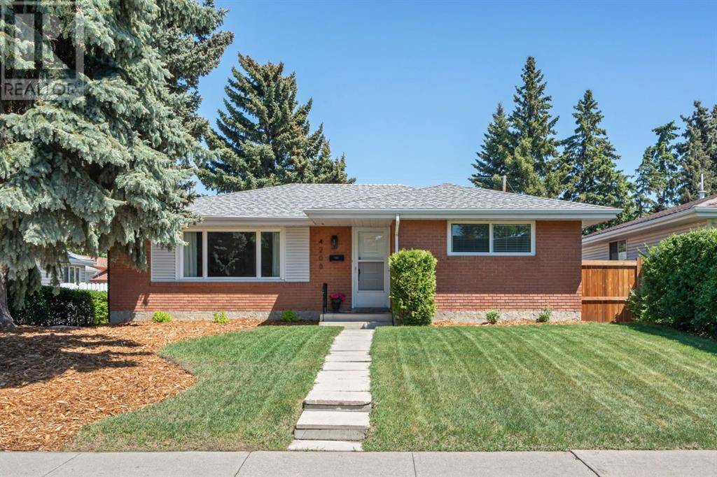 Calgary, AB T3A0J4,4208 Voyageur Drive NW