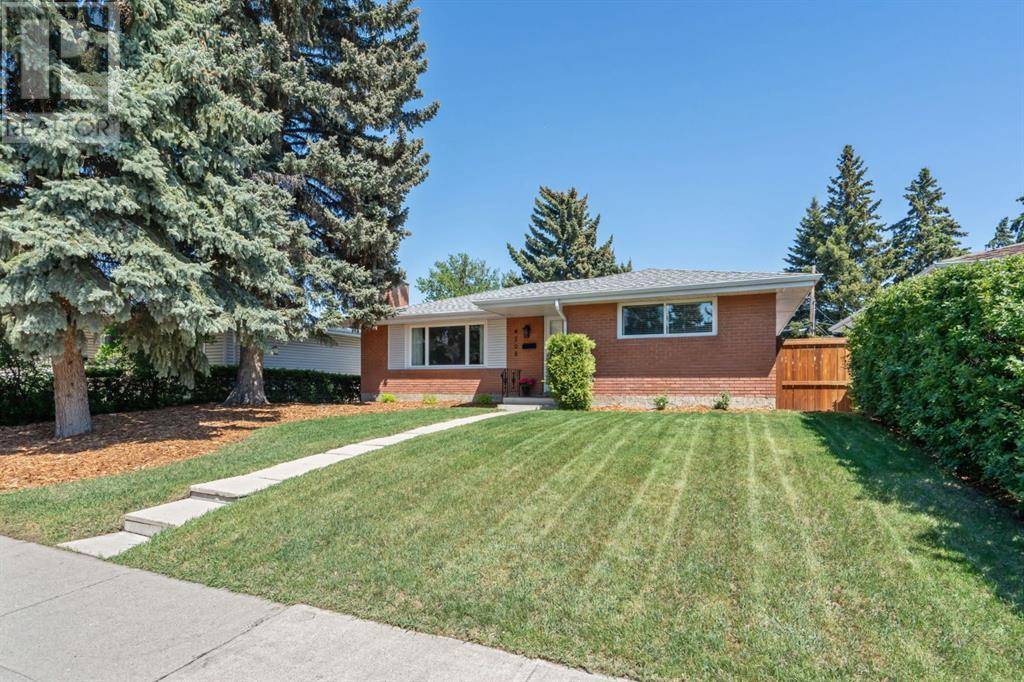 Calgary, AB T3A0J4,4208 Voyageur Drive NW