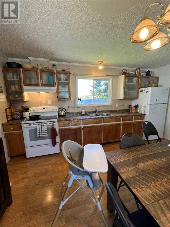 Hythe, AB T0H2C0,10304 105th Street