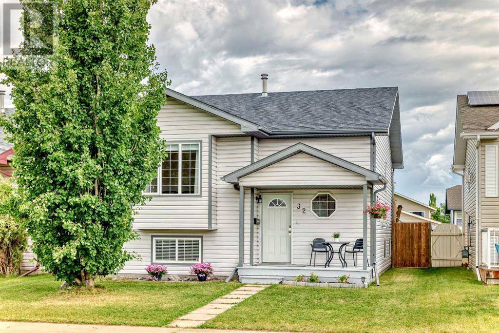Red Deer, AB T4R3C3,32 Dynes Street