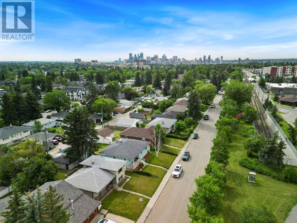 Calgary, AB T2M4C2,2472 Capitol Hill Crescent NW