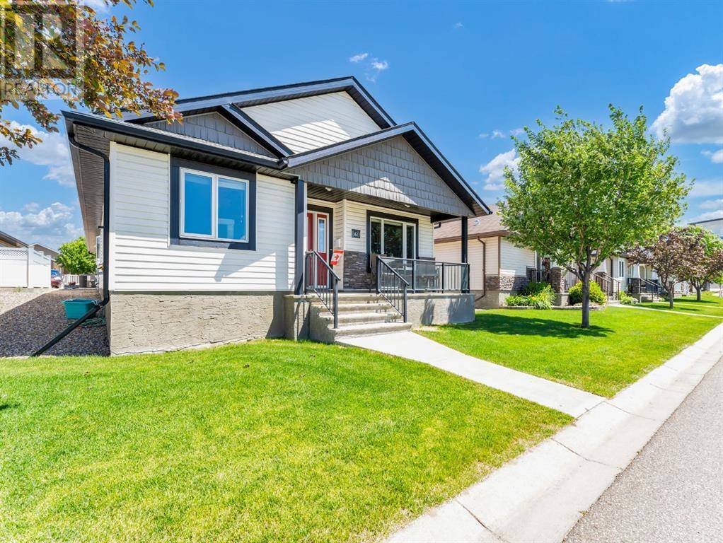 Medicine Hat, AB T1B0E3,161 Chartwell Row SE