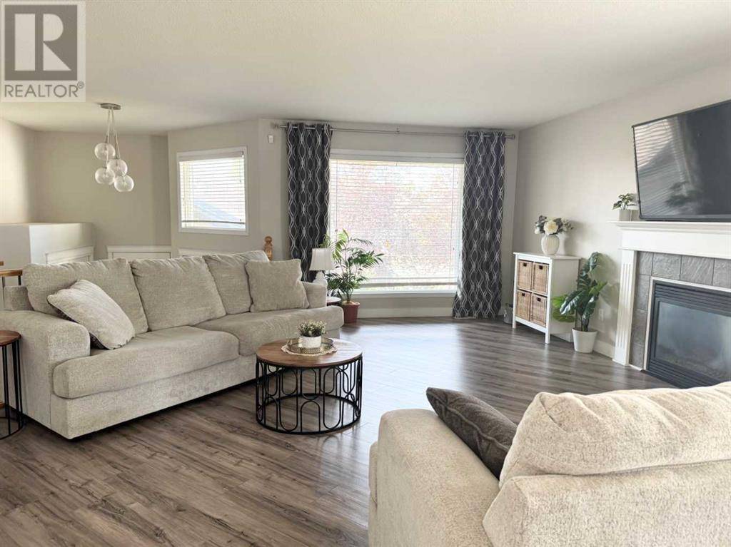 Fort Mcmurray, AB T9K0B2,208 Paulson Street