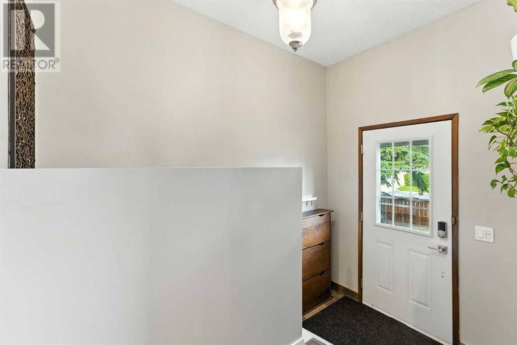 Calgary, AB T2B0V3,3111 33 Street SE