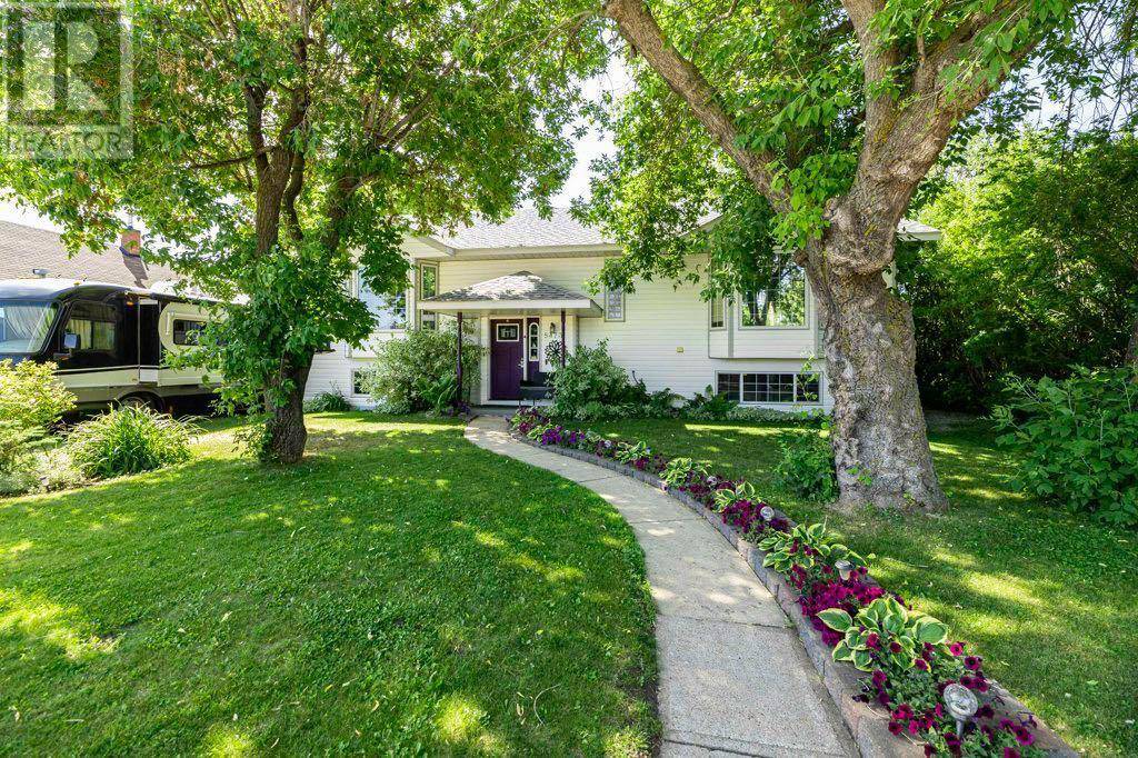 Lacombe, AB T5L1L1,5473 52 Avenue