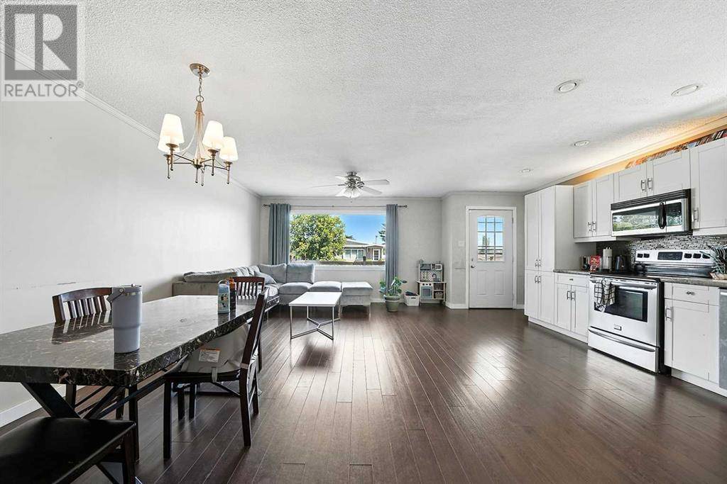 Lacombe, AB T4L1R4,19 Green Court