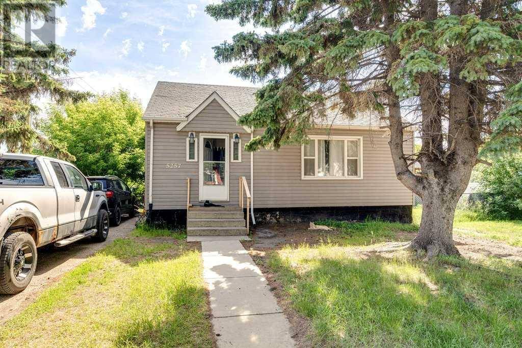 Lacombe, AB T4L1H8,5257 52 Street