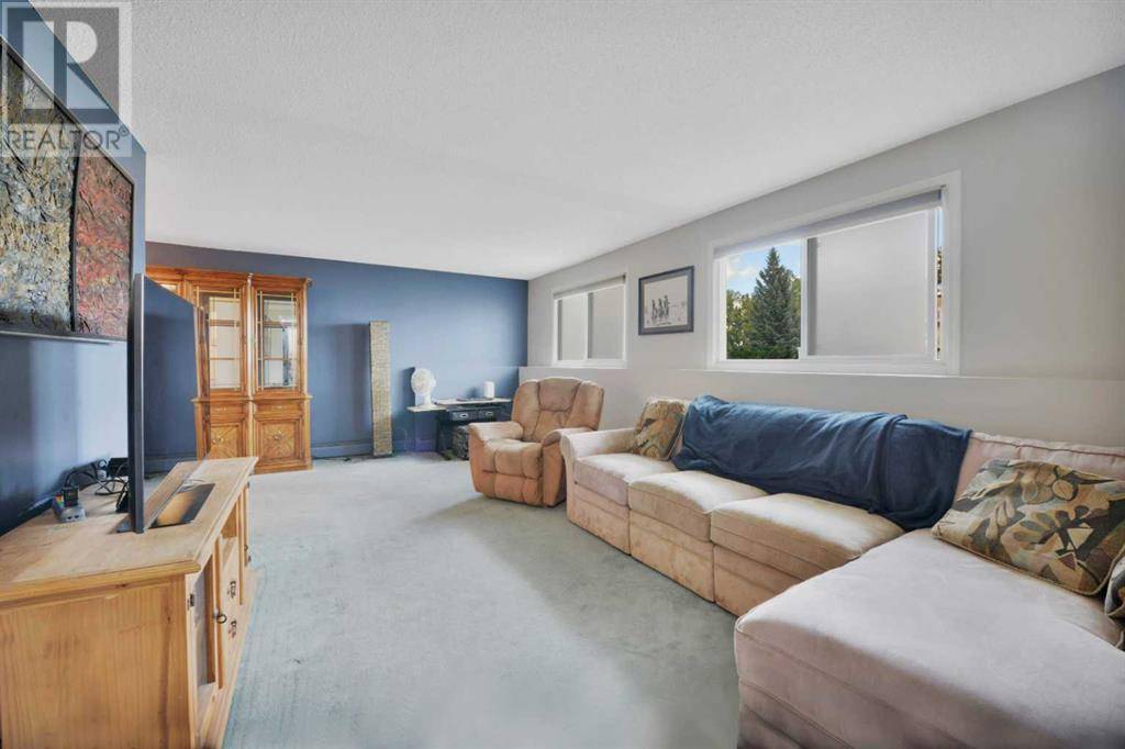Red Deer, AB T4N0B9,31, 11 Stanton Street