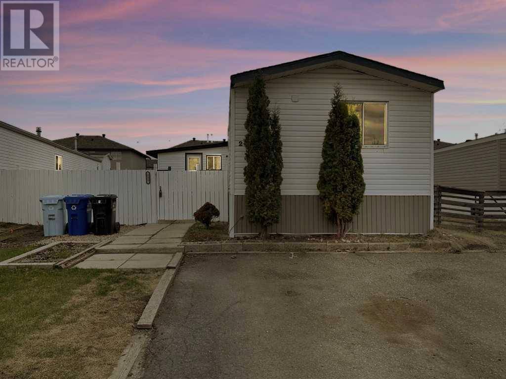 Fort Mcmurray, AB T9K2H9,232 Caouette Crescent