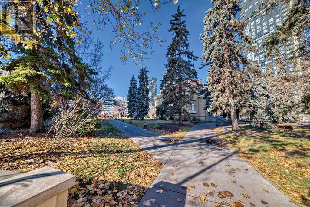 Calgary, AB T2R0Y9,202, 303 13 Avenue SW