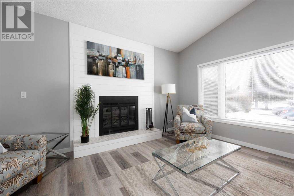 Fort Mcmurray, AB T9K1M8,218 Kennedy Crescent