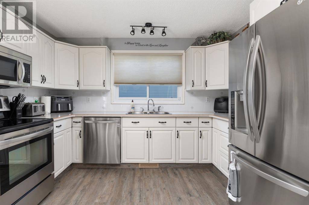 Camrose, AB T4V1B5,5207 43 Street