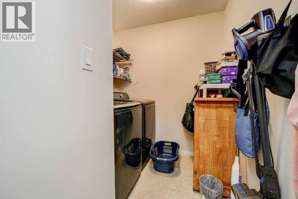Taber, AB T1G1G2,34 Fairway Village