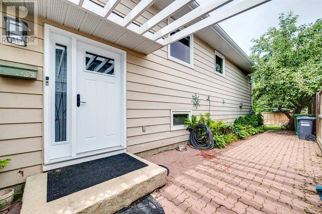 Red Deer, AB T4P2W5,140 Cosgrove Crescent